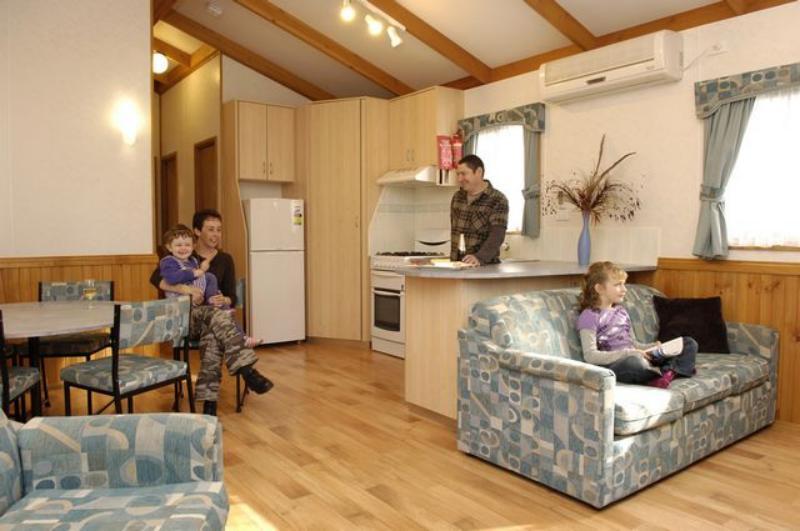 Отель Crystal Brook Tourist Park Doncaster East Экстерьер фото
