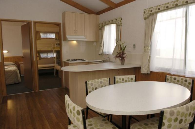 Отель Crystal Brook Tourist Park Doncaster East Экстерьер фото